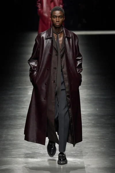Look 9